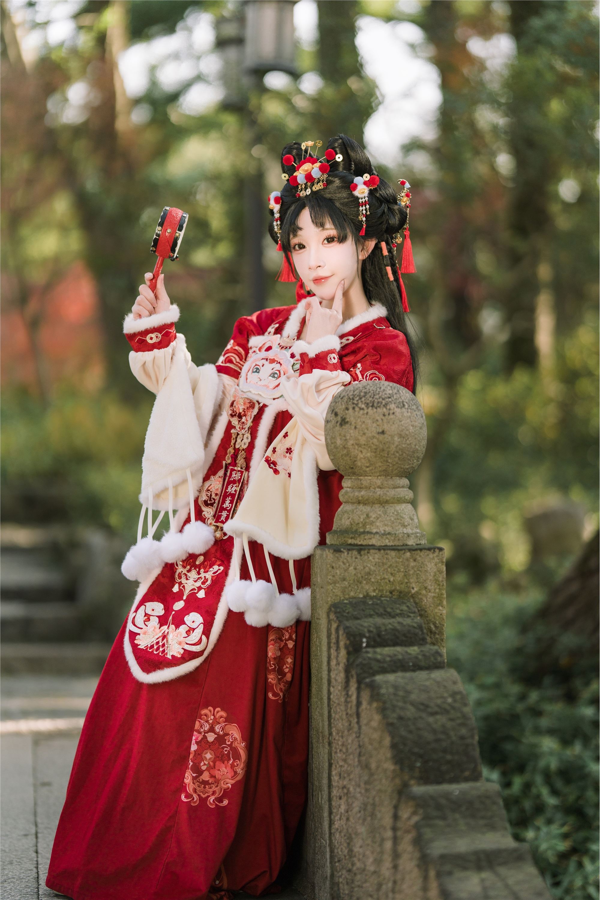 YITUYU艺图语 2025.01.31 红红火火迎新年 一只小羊